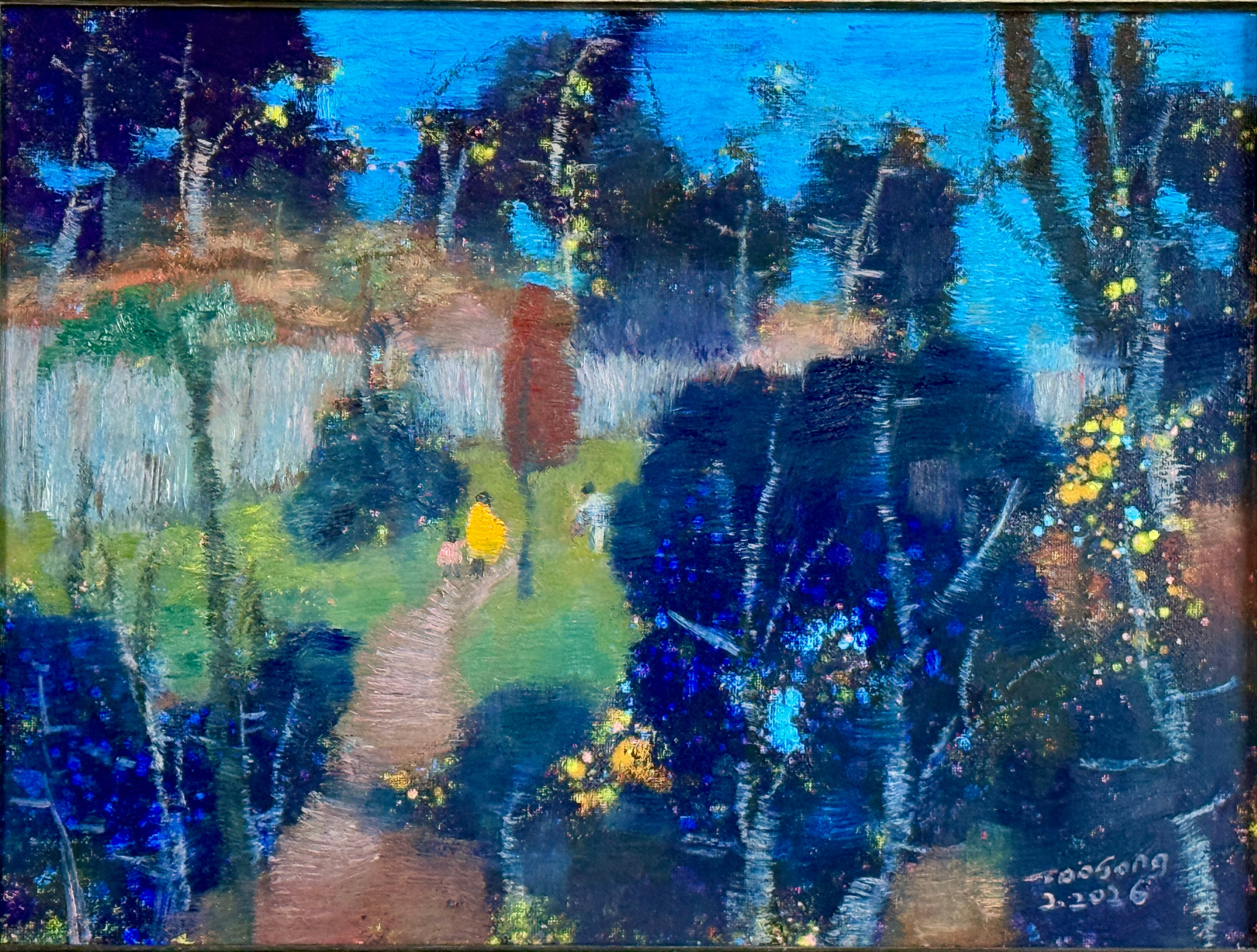 The garden reach down to the lake